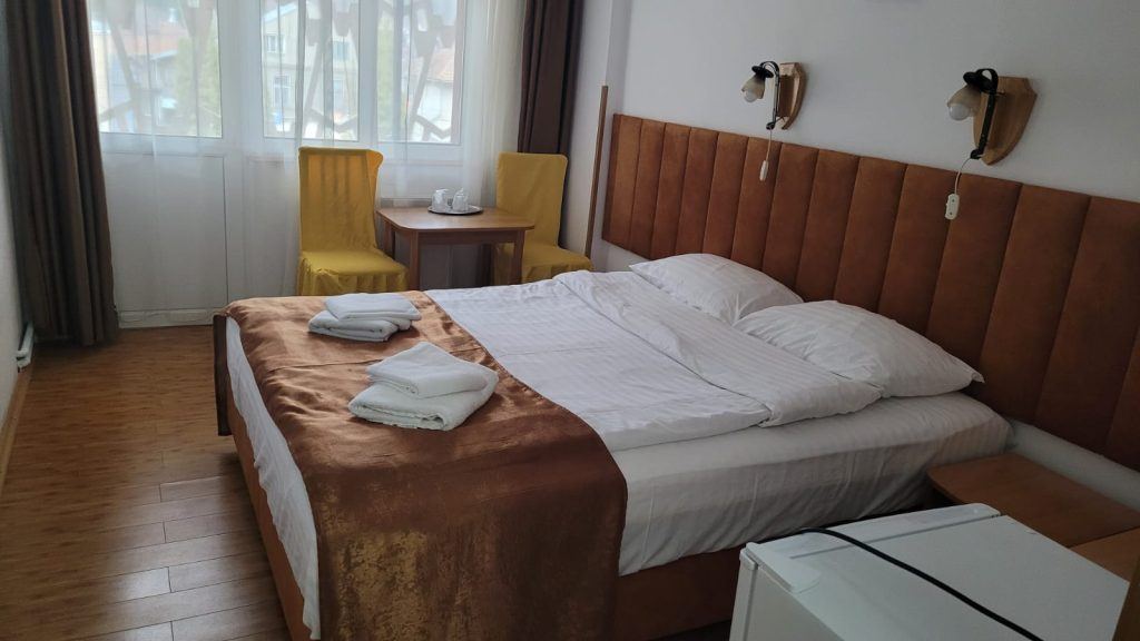 Double room at Hotel Caraiman, second view